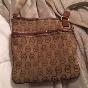 Michael kors crossbody